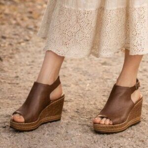 Antelope Geri Taupe Leather Platform Wedge Size 39 (US 8 -8.5)